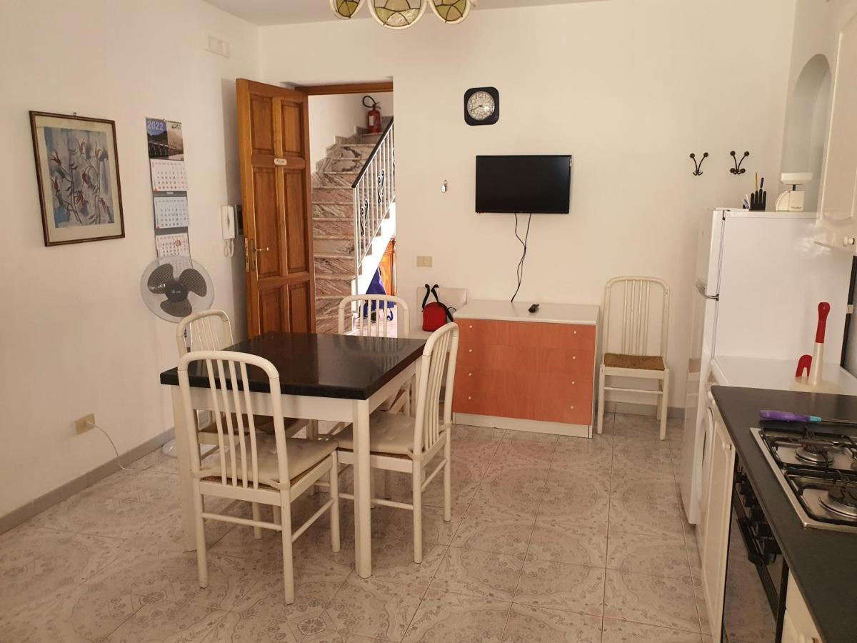 Case Vacanza Armando "Lipari" Canneto  Rom bilde