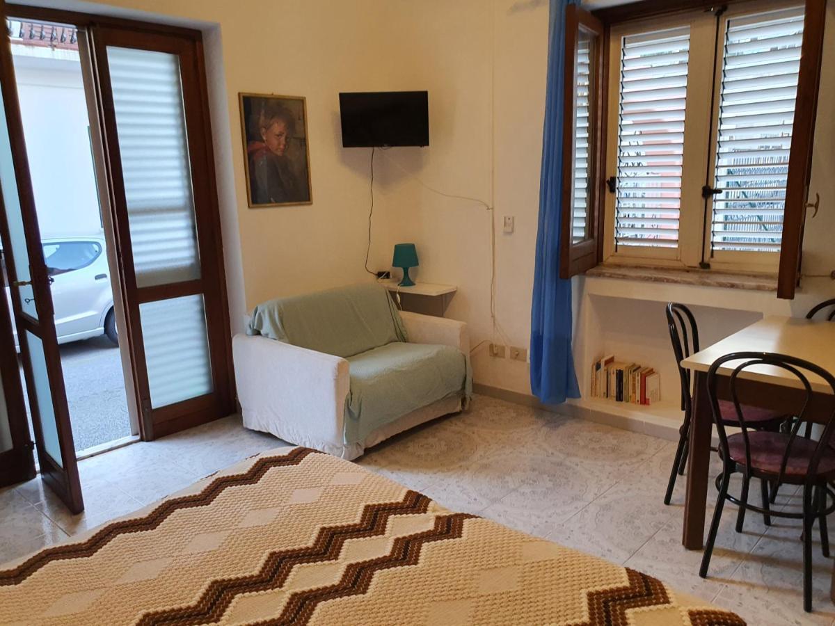 Case Vacanza Armando "Lipari" Canneto  Rom bilde